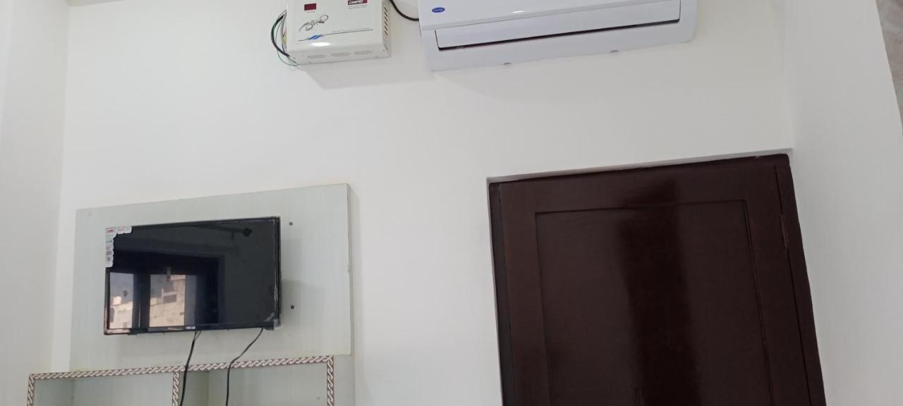 Ananta Residency Hotel Risikés Kültér fotó