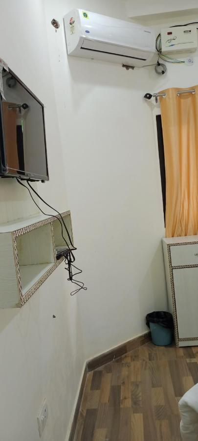 Ananta Residency Hotel Risikés Kültér fotó