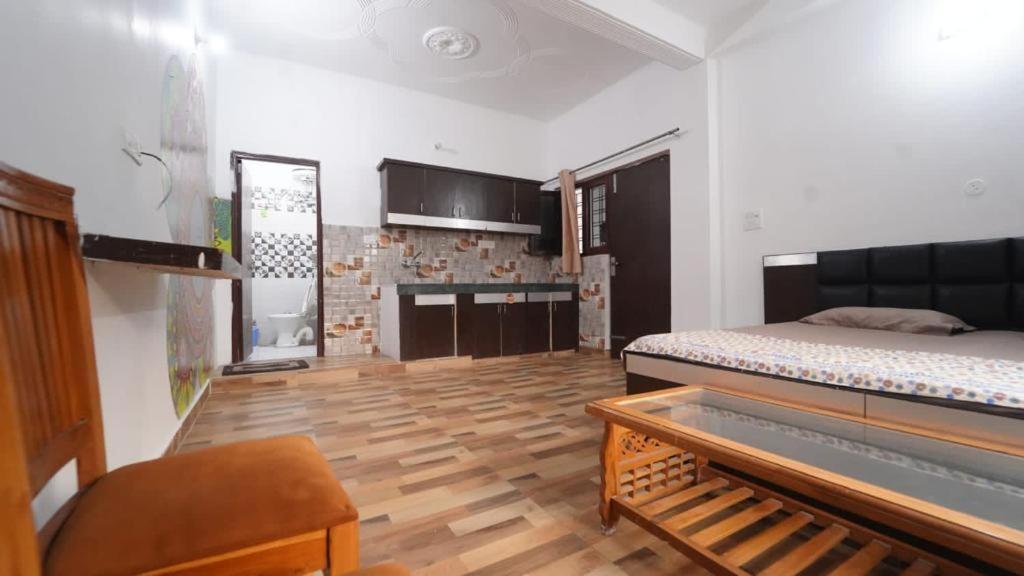 Ananta Residency Hotel Risikés Kültér fotó