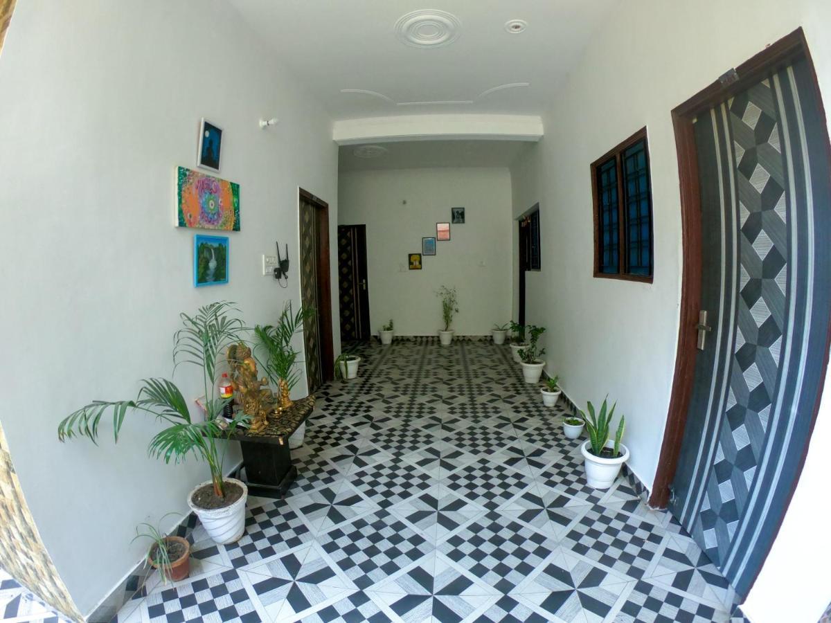 Ananta Residency Hotel Risikés Kültér fotó