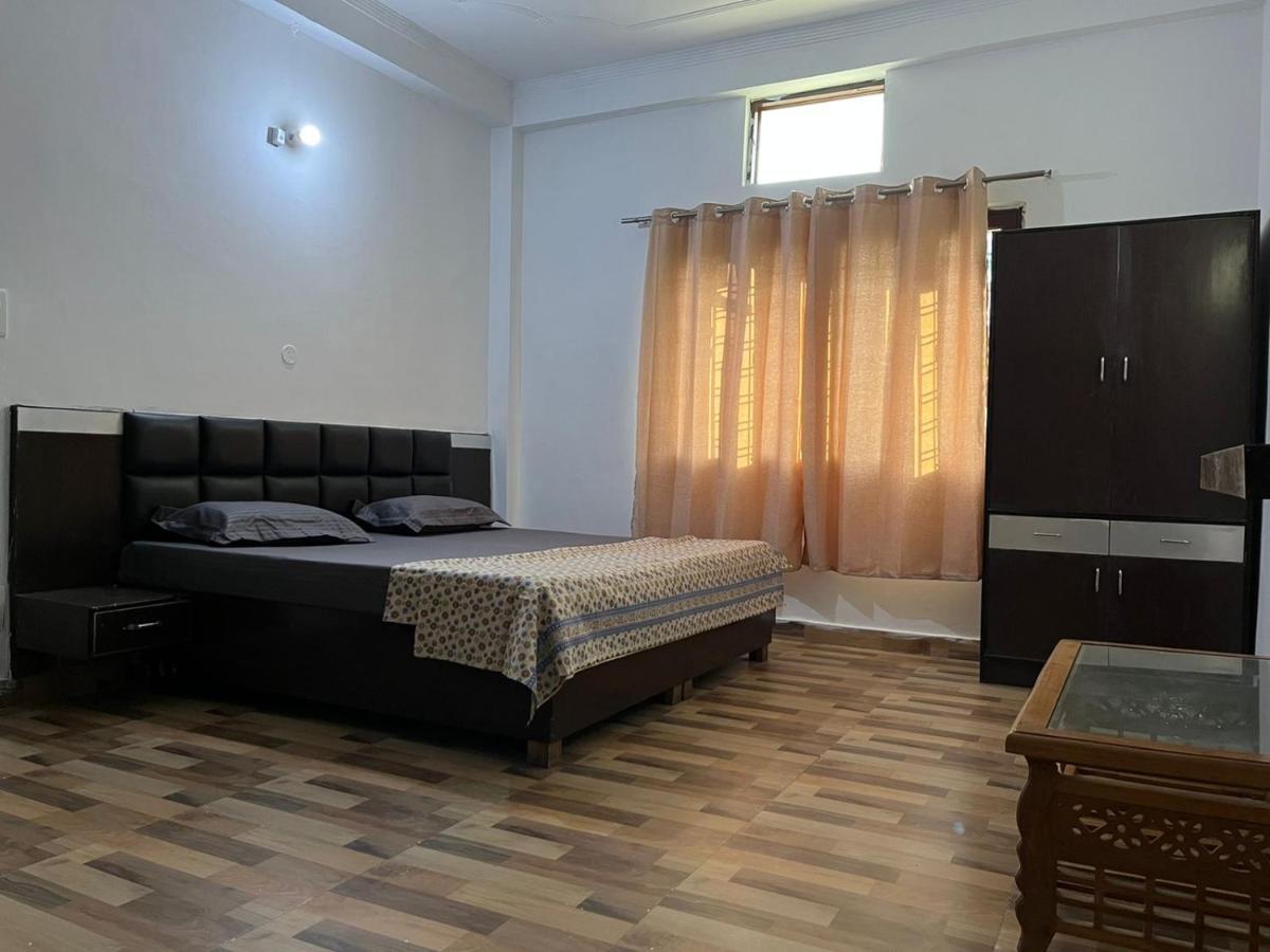 Ananta Residency Hotel Risikés Kültér fotó