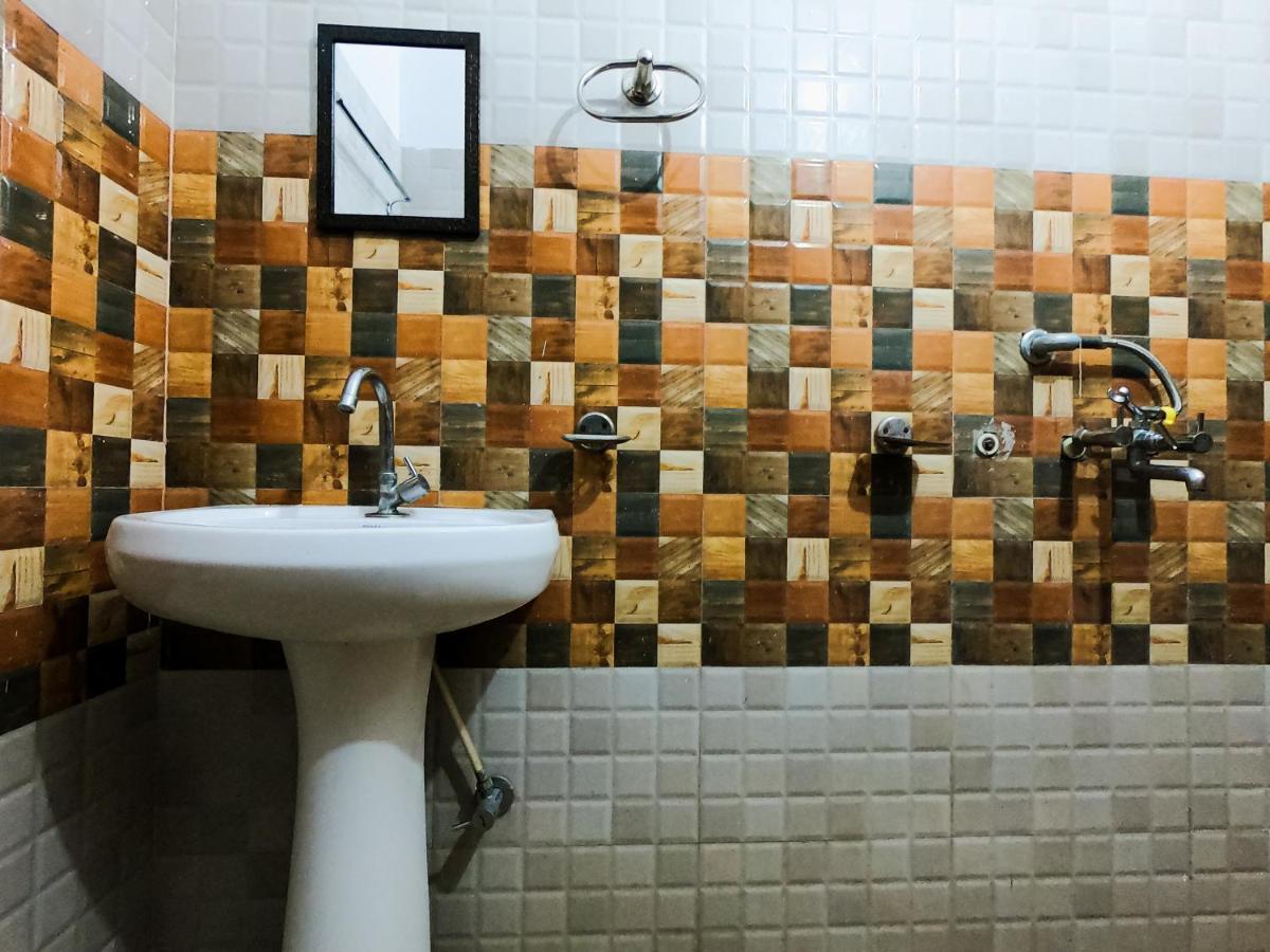 Ananta Residency Hotel Risikés Kültér fotó