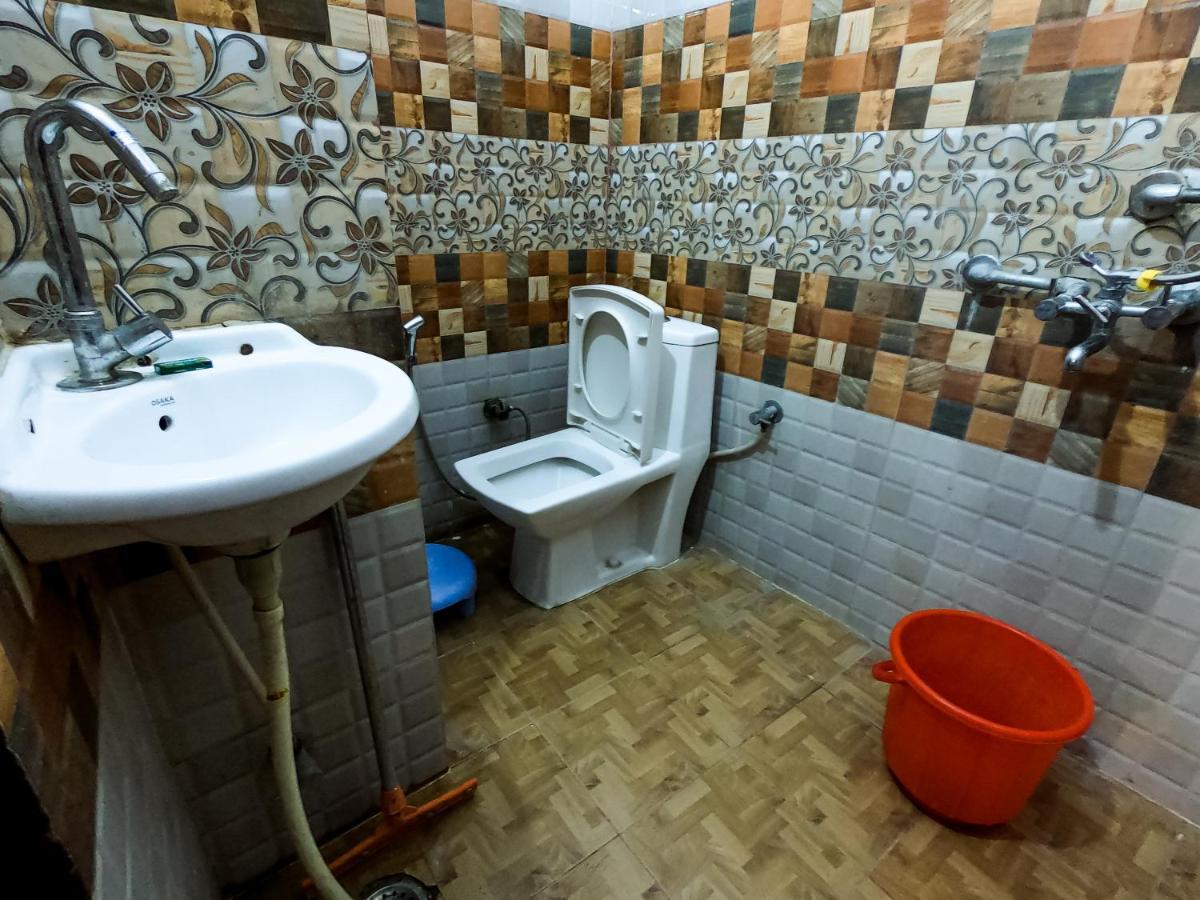 Ananta Residency Hotel Risikés Kültér fotó