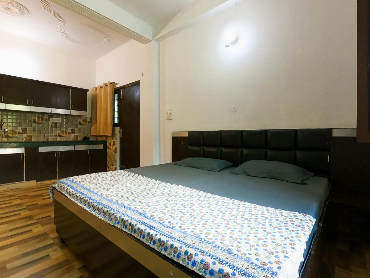 Ananta Residency Hotel Risikés Kültér fotó