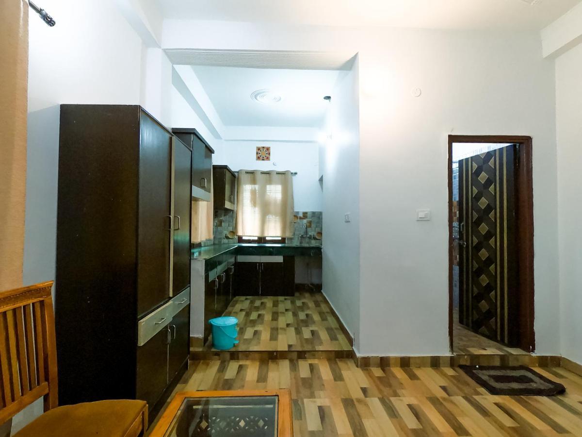 Ananta Residency Hotel Risikés Kültér fotó