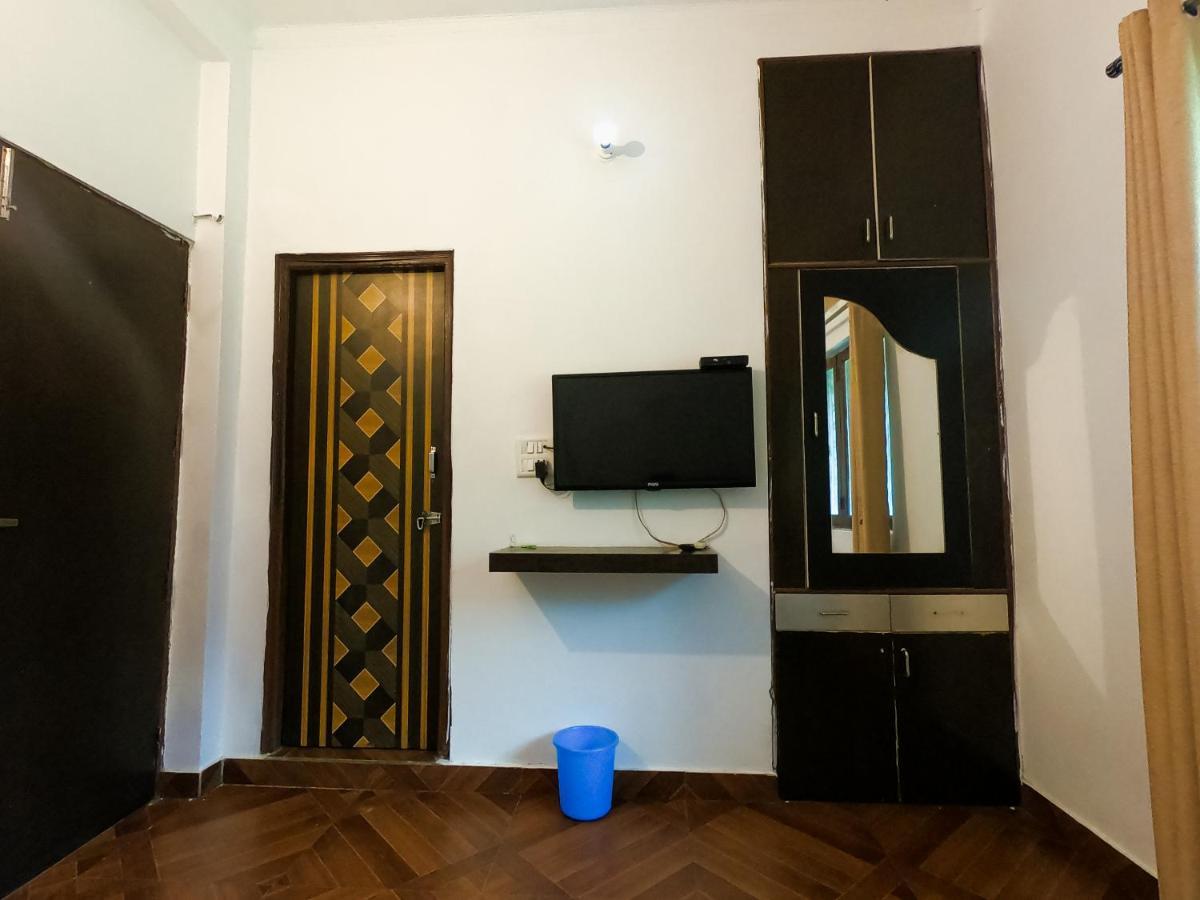 Ananta Residency Hotel Risikés Kültér fotó
