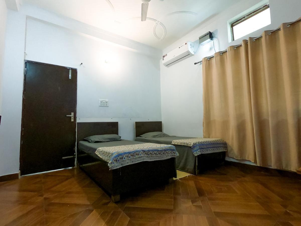 Ananta Residency Hotel Risikés Kültér fotó