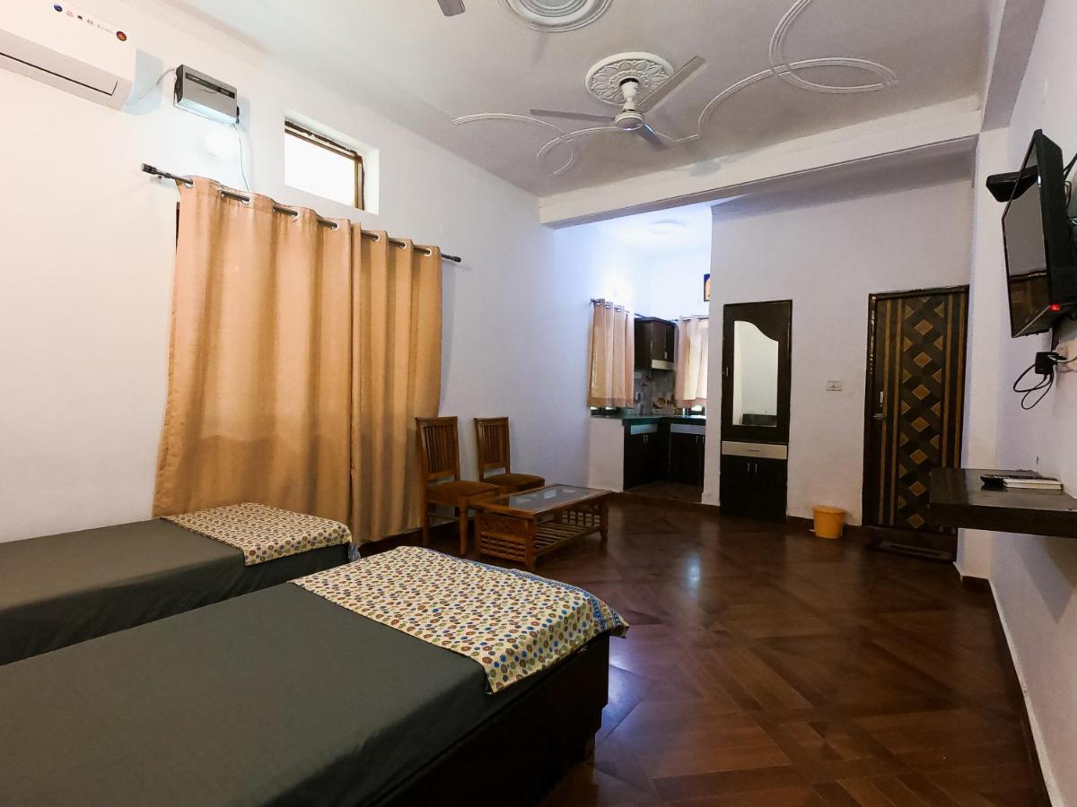 Ananta Residency Hotel Risikés Kültér fotó