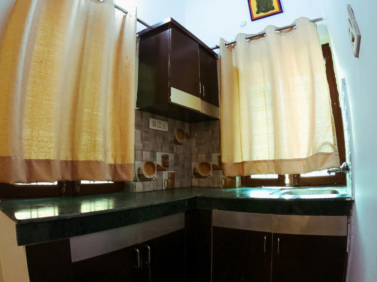 Ananta Residency Hotel Risikés Kültér fotó